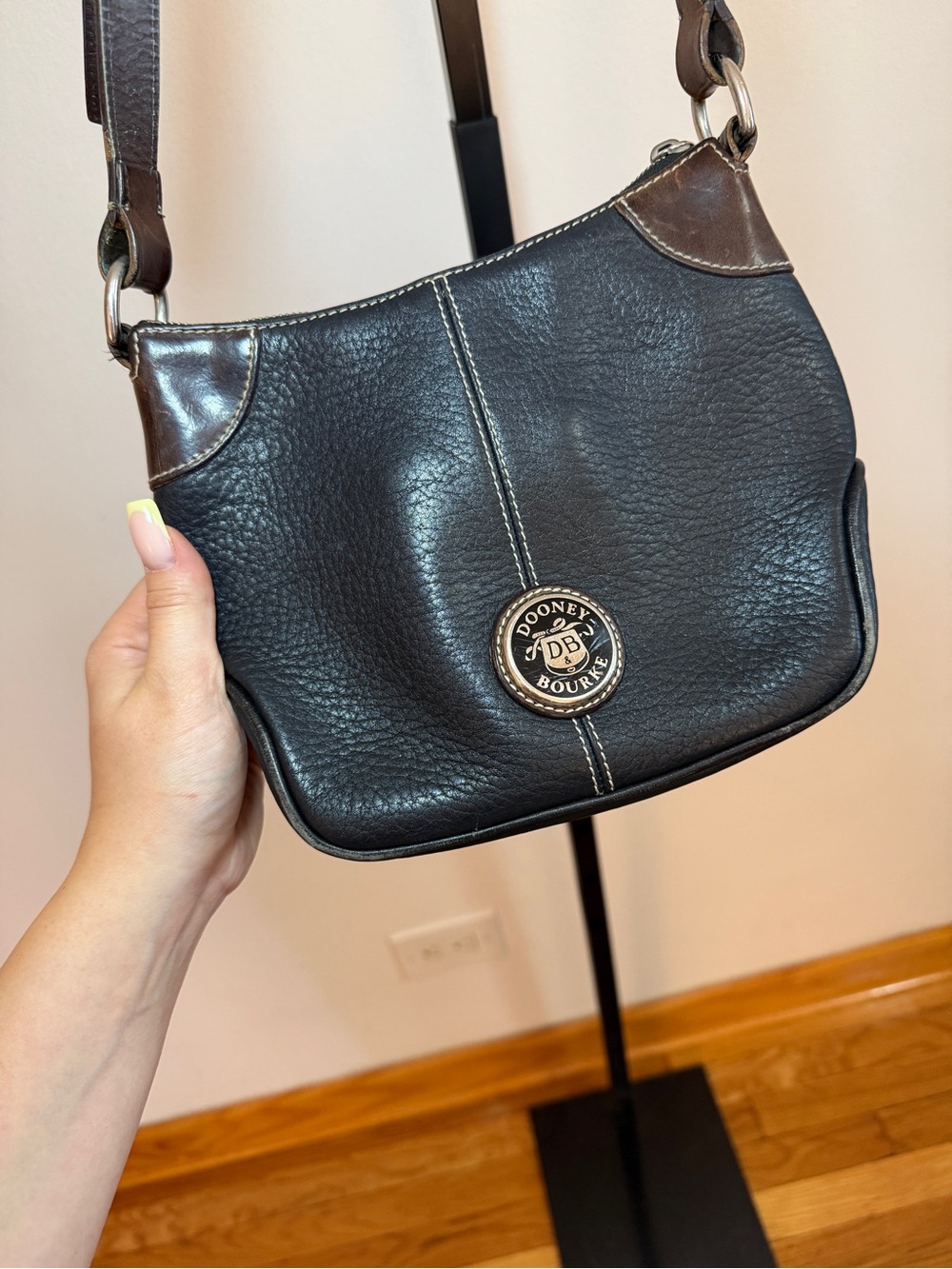 Dooney & Bourke Black Pebbled Leather Crossbody Bag Brown Trim | Good Condition - Picture 8 of 8